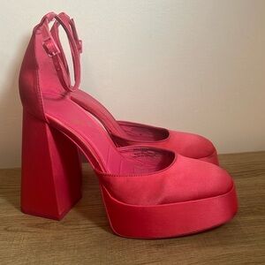 Zara  Fuchsia pink platform, chunky heel sandals size 39 US8